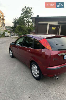 Хэтчбек Ford Focus 2003 в 