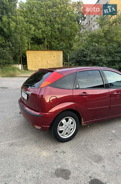 Хэтчбек Ford Focus 2003 в 