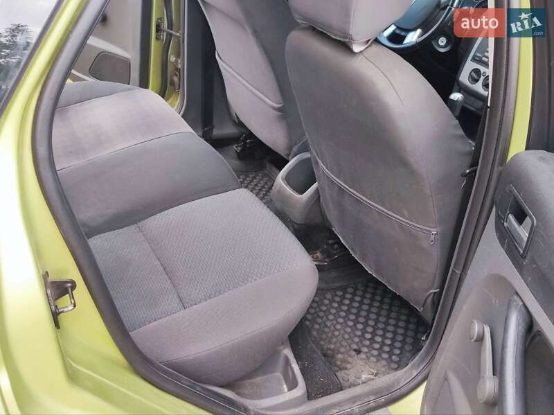 Хетчбек Ford Focus 2006 в Полтаві фото 13 Хетчбек Ford Focus 2006 в Полтаві