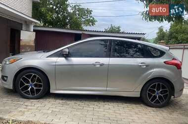 Хэтчбек Ford Focus 2015 в 
