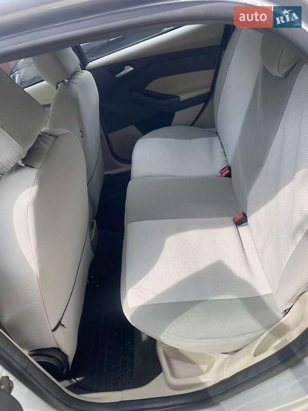 Хэтчбек Ford Focus 2015 в Виннице фото 36 Хэтчбек Ford Focus 2015 в Виннице