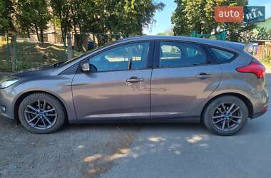 Хэтчбек Ford Focus 2015 в 