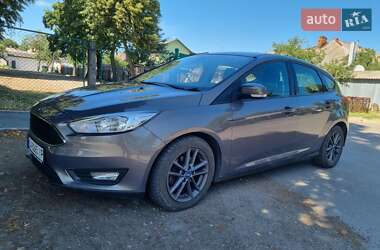 Хэтчбек Ford Focus 2015 в 