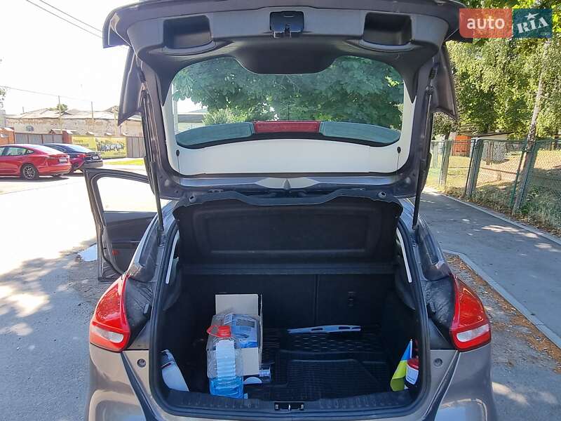 Хэтчбек Ford Focus 2015 в Умани