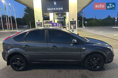 Хэтчбек Ford Focus 2005 в 