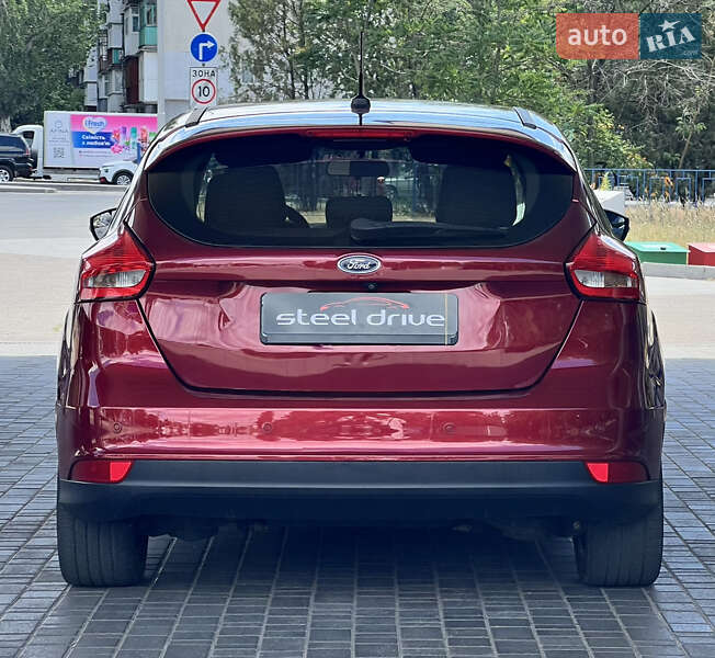 Хэтчбек Ford Focus 2015 в Николаеве