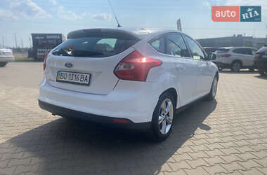Хэтчбек Ford Focus 2012 в 