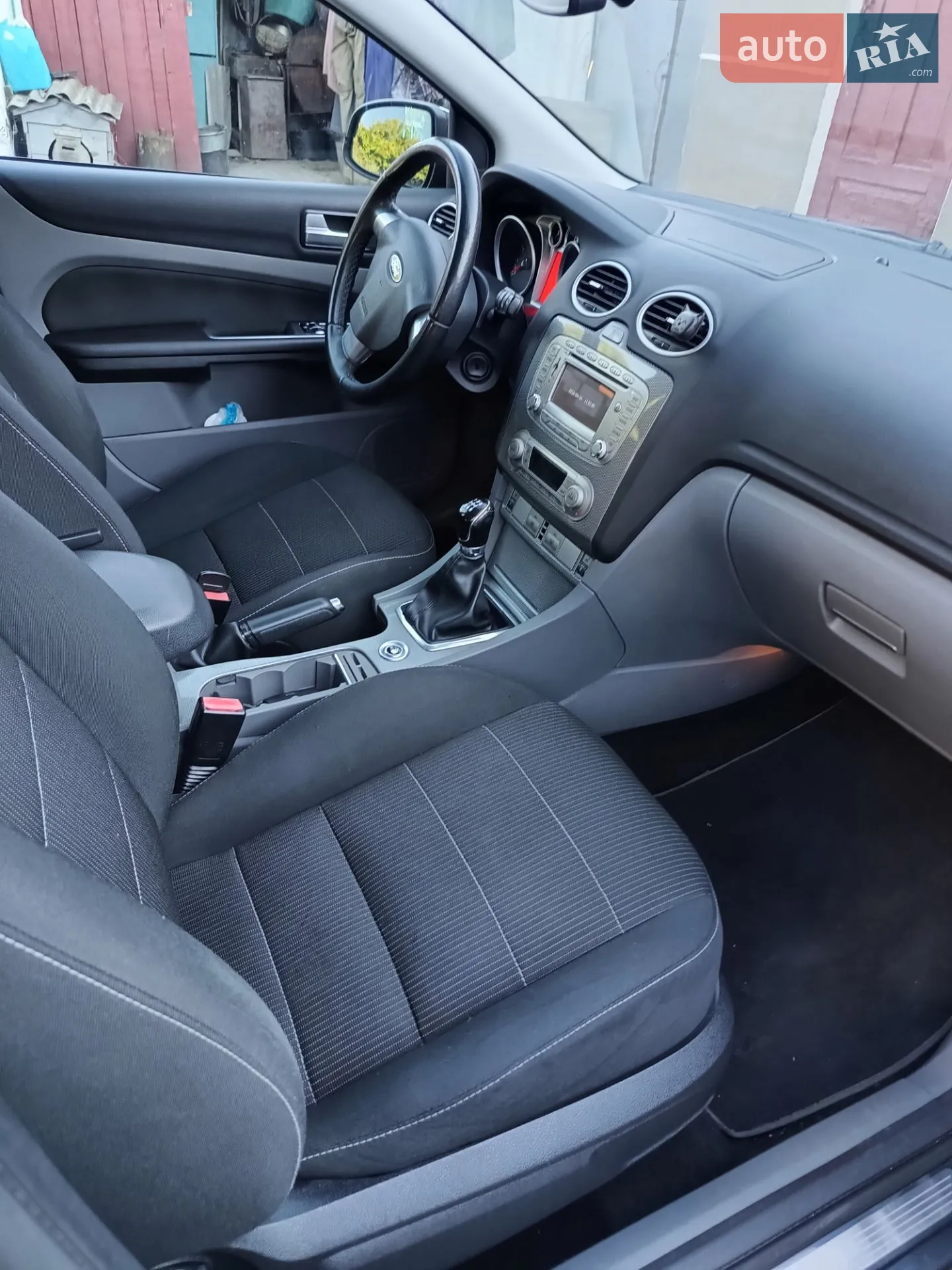 2010 Ford Focus - мініатюра 2