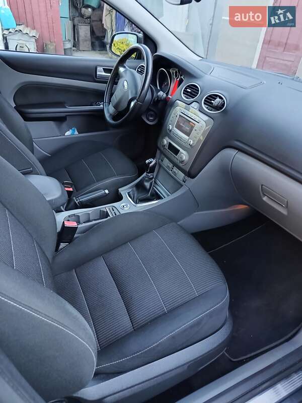 Универсал Ford Focus 2010 в Нетешине фото 2 Универсал Ford Focus 2010 в Нетешине