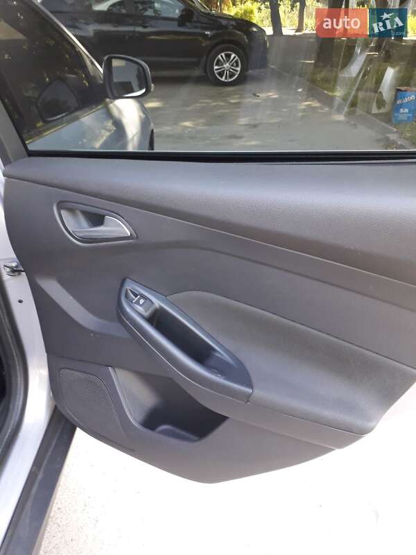 Хэтчбек Ford Focus 2013 в Запорожье