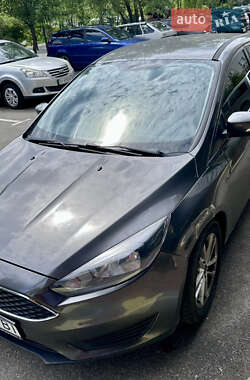 Седан Ford Focus 2015 в 