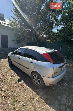 Хэтчбек Ford Focus 2003 в 