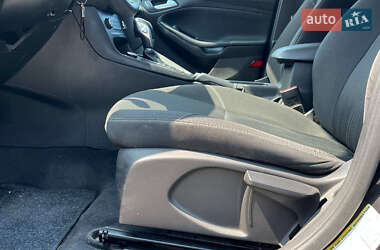 Седан Ford Focus 2015 в 