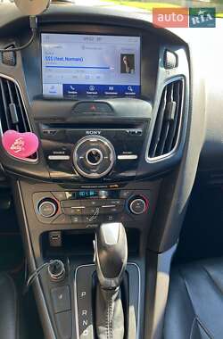 Седан Ford Focus 2015 в 