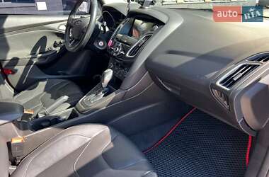Седан Ford Focus 2015 в 