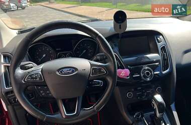 Седан Ford Focus 2015 в 