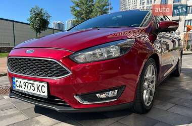 Седан Ford Focus 2015 в 