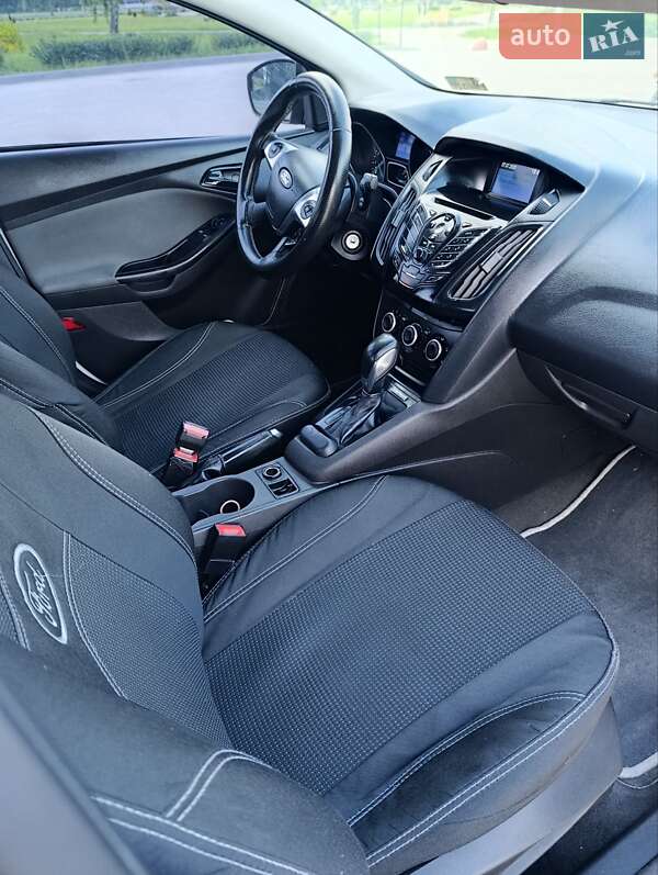 Седан Ford Focus 2013 в Лановцах