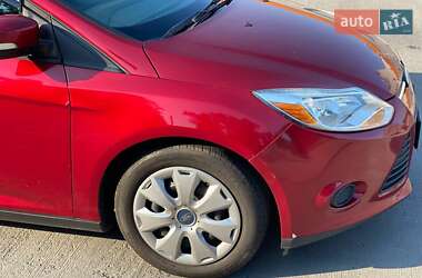 Хэтчбек Ford Focus 2012 в 