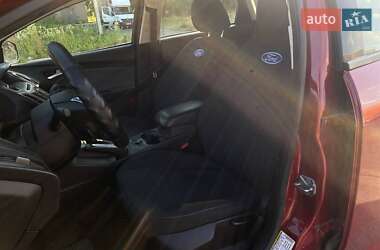 Хэтчбек Ford Focus 2012 в 