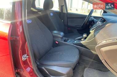 Хэтчбек Ford Focus 2012 в 