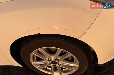 Седан Ford Focus 2016 в 
