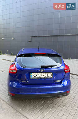 Хэтчбек Ford Focus 2015 в 