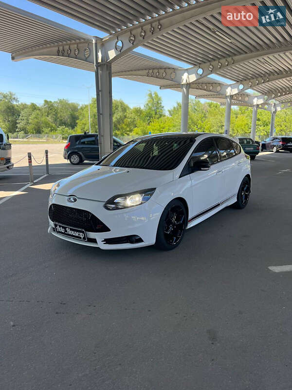 Хетчбек Ford Focus 2014 в Запоріжжі