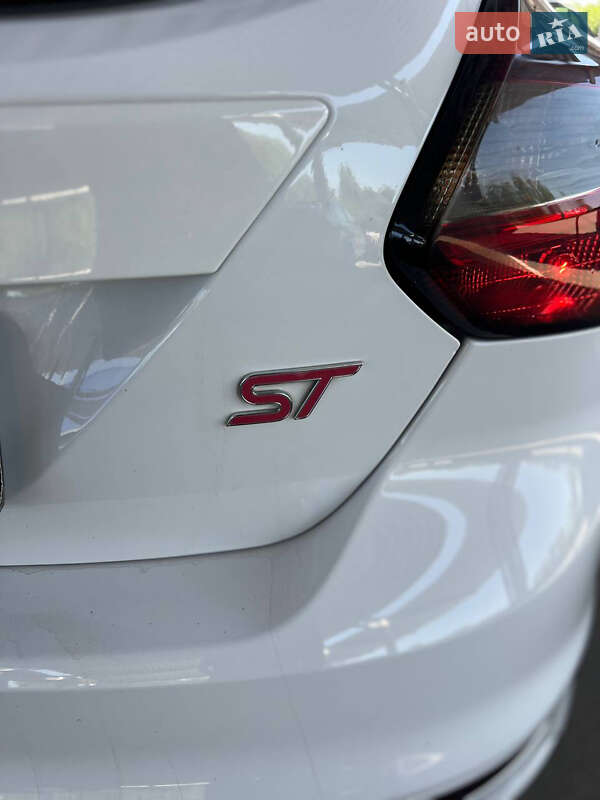 Хетчбек Ford Focus 2014 в Запоріжжі
