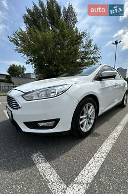 Седан Ford Focus 2016 в 