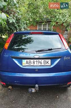 Хэтчбек Ford Focus 2000 в 