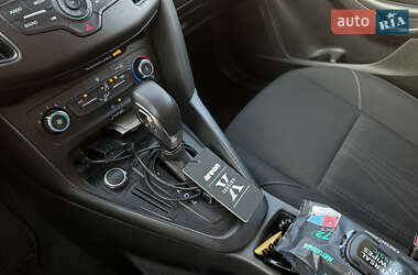 Седан Ford Focus 2016 в 