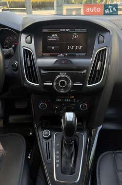 Седан Ford Focus 2015 в 