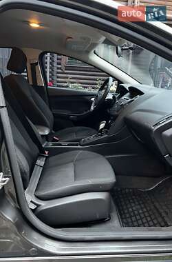 Хэтчбек Ford Focus 2016 в 