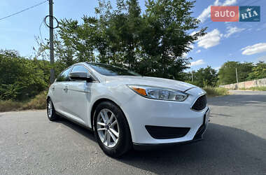 Хэтчбек Ford Focus 2015 в 