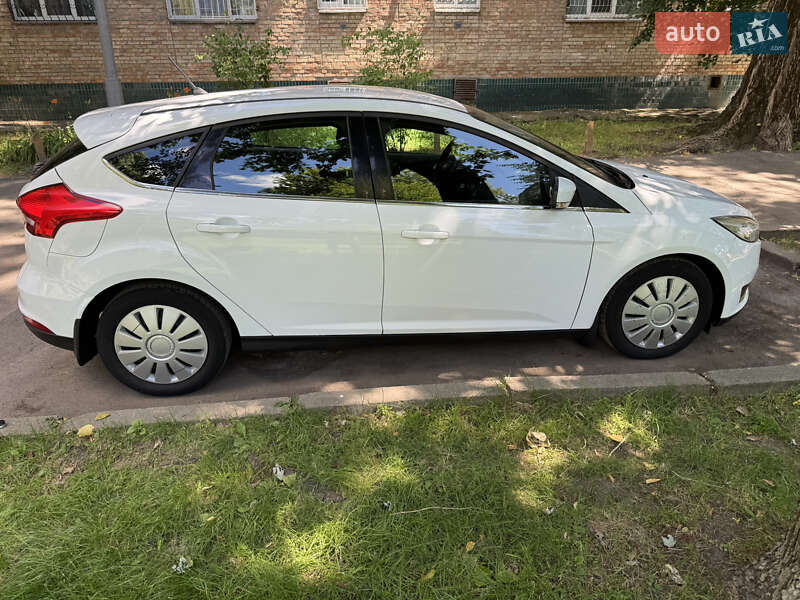 Хэтчбек Ford Focus 2017 в Киеве