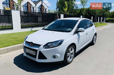Хэтчбек Ford Focus 2013 в 