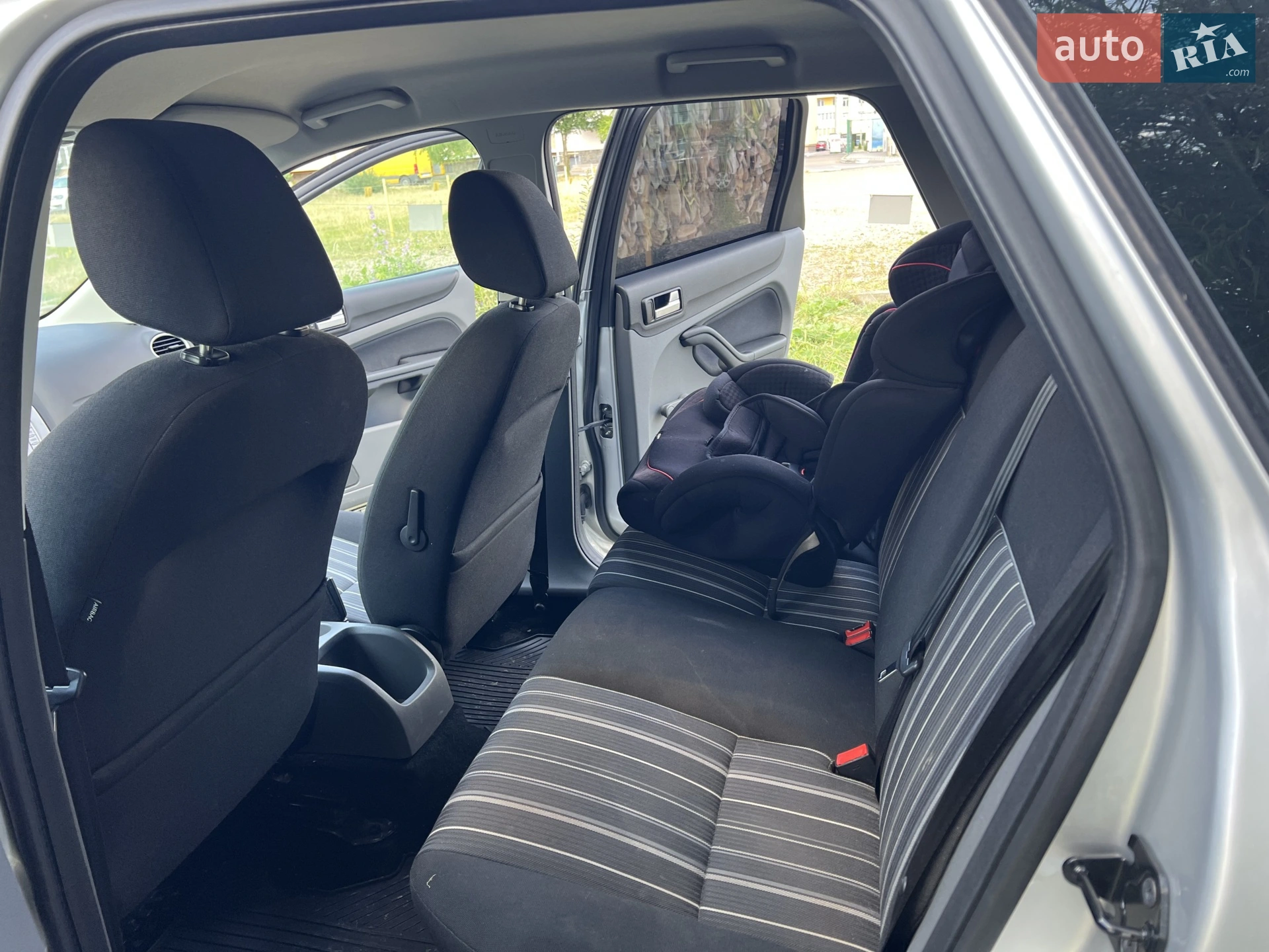 2010 Ford Focus - мініатюра 16