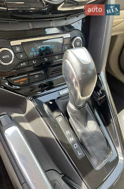 Хэтчбек Ford Focus 2012 в 