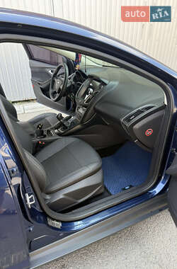 Седан Ford Focus 2012 в 