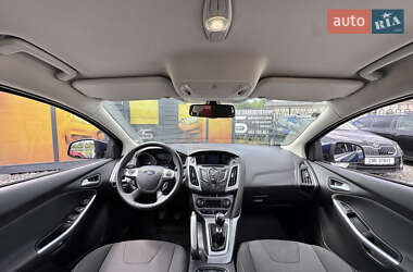 Хэтчбек Ford Focus 2011 в 