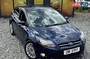 Хэтчбек Ford Focus 2011 в 