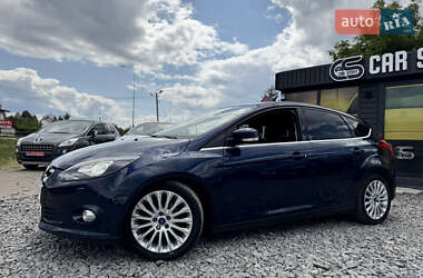 Хэтчбек Ford Focus 2011 в 