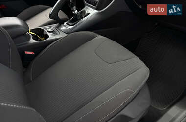Хэтчбек Ford Focus 2011 в 