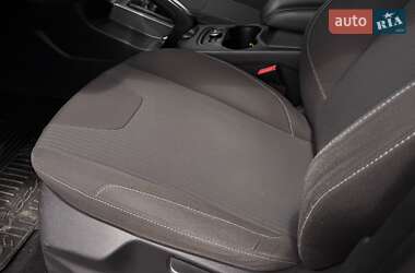 Хэтчбек Ford Focus 2011 в 