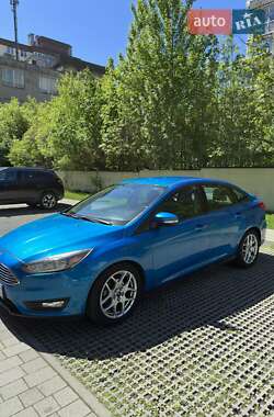 Седан Ford Focus 2015 в 
