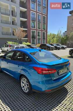 Седан Ford Focus 2015 в 