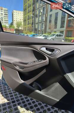 Седан Ford Focus 2015 в 