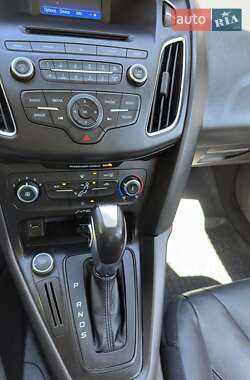 Седан Ford Focus 2015 в 