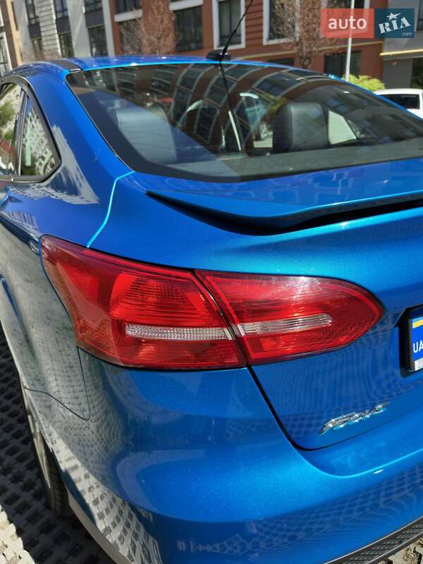 Седан Ford Focus 2015 в Львові